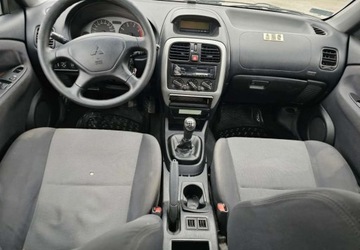 Mitsubishi Carisma Sedan 1.9 DID 102KM 2002 Mitsubishi Carisma Mitsubishi Carisma 1.9 Diesel 102KM, zdjęcie 10