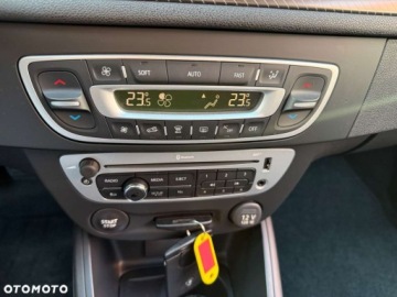 Renault Megane III Grandtour Facelifting 2013 Energy TCe 115KM 2013 Renault Megane Renault Megane ENERGY TCe 115 Start amp Stop Authentique, zdjęcie 4