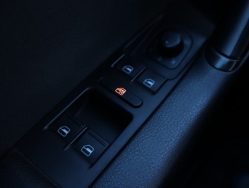 Volkswagen Passat B7 Variant 1.6 TDI CR DPF BlueMotion 105KM 2013 VW Passat 1.6 TDI, Salon Polska, Navi, Xenon, zdjęcie 16