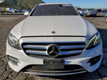 Mercedes Klasa E W213 2017 Mercedes-Benz Klasa E 300 2017 2.0l 2.0 Benzyna 241KM, zdjęcie 5