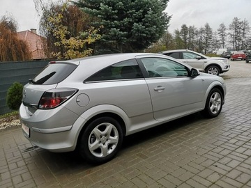 Opel Astra J Hatchback 5d 1.6 Twinport ECOTEC 115KM 2010 Opel Astra 1.6 16V 116 KM GTC Klima Parktronic Tem, zdjęcie 4
