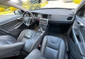 Volvo V60 I Kombi Facelifting 2.0 D2 DRIVE-E 120KM 2015 Volvo V60 Lift V60 2.0D2 Automat MOMENTUUM Serwis Zadbane 1-wlasc, zdjęcie 7