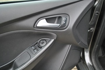 Ford Focus III Hatchback 5d facelifting 1.5 TDCi 95KM 2018 Ford Focus Hatchback Trend 1,5 TDCi 95KM ASO Forda, zdjęcie 13