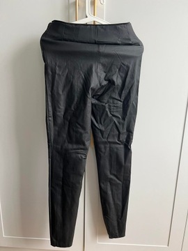 Spodnie legginsy woskowane ZARA imitacja skóry czarne r. 38 M