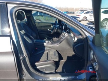 Mercedes Klasa C W205 2017 Mercedes-Benz Klasa C 2017 3.0L V6 Biturbo AMG C 43 4MATIC 3.0 Benzyna, zdjęcie 9