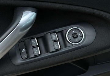 Ford Mondeo IV Sedan 1.8 Duratorq TDCi 125KM 2007 Ford Mondeo Ford Mondeo 1.8 TDCi Titanium 1.8 Diesel 125KM, zdjęcie 15