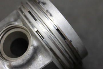 BMW F30 F32 F10 F15 F25 F01 3.0D 3.5D 4.0D N57 PÍST OJNICE 84L110 7812585