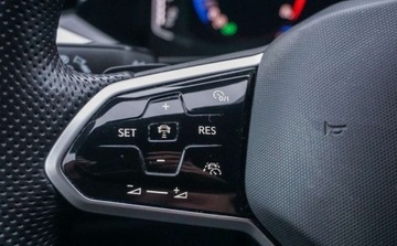 Volkswagen Arteon Fastback Facelifting 2.0 TSI 190KM 2021 Volkswagen Arteon R-Line Shooting Brake2,0 TSI 190 KM 2.0 Benzyna 190KM, zdjęcie 18