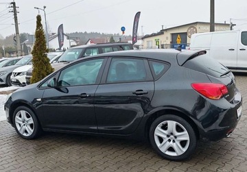 Opel Astra J Hatchback 5d 1.4 Turbo ECOTEC 140KM 2011 Opel Astra sprowadzone zarejestrowane 1.4 Benzyna 140KM, zdjęcie 2