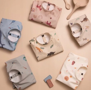 Нагрудник для мальчика с длинными рукавами Dino, размер S.