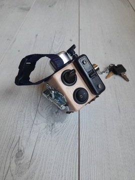 Kostka manipulacyjna EDUKACYJNA z przełącznikami zabawka drewniana