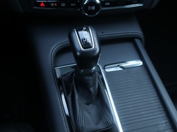 Volvo V90 II Kombi 2.0 D4 190KM 2018 Volvo V90 Cross Country D4 2.0 AWD, Serwis ASO, zdjęcie 16