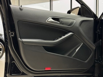 Mercedes GLA I Off-Roader Facelifting 1.6 180 122KM 2019 Mercedes-Benz GLA 180 180 7G-DCT / CarPlay/Android, zdjęcie 10