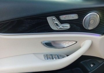 Mercedes Klasa E W213 Limuzyna Facelifting 2.0 E220d 194KM 2021 Mercedes-Benz Klasa E Salon PL AMG Airmatic Burmester LED Kam360 Distronic, zdjęcie 8