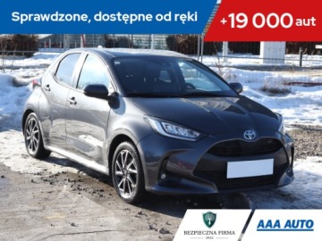 Toyota Yaris IV Hatchback 1.5 Hybrid Dynamic Force 116KM 2022 Toyota Yaris 1.5 VVT-i Hybrid, Salon Polska