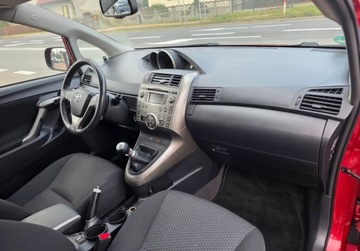 Toyota Verso Minivan 1.8 Valvematic 147KM 2009 Toyota Verso 1.8Benzynaserwisbogata wersjapanorama dach 1.8 Benzyna, zdjęcie 9