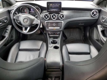 Mercedes CLA C118/X118 2019 Mercedes-Benz CLA 250 2019 2.0L 2.0 Benzyna 221KM, zdjęcie 8