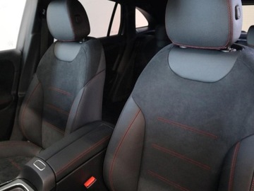 Mercedes GLA II Off-roader Facelifting 2.0 220 190KM 2025 MERCEDES-BENZ GLA 220 4-Matic AMG Line 2.0 (190KM) 2025, zdjęcie 3