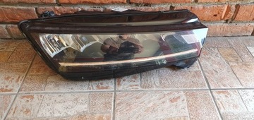 SKODA OCTAVIA IV LAMPA PRZÓD PRAWA LED 5E4941016