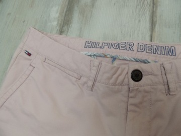 Tommy Hilfiger Nyc Vintage Pudrowy Róż Spodenki 32