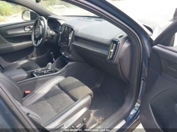 Volvo XC40 2022 Volvo XC 40 2022r, R-Design, 2.0L, 4x4 2.0 Benzyna 252KM, zdjęcie 9