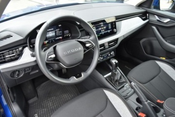 Skoda Kamiq Crossover Facelifting 1.0 TSI 115KM 2025 Skoda Kamiq SalonPL 115KM DSG SelectionWinter Premium ASO VAT23 Benzyna, zdjęcie 8