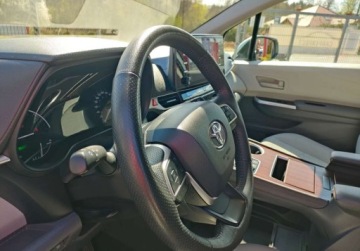 Toyota Sienna III 2021 Toyota Sienna 2.5 HSD HYBRYDA Gwarancja 83 tys. km Zobacz 2.7 Benzyna, zdjęcie 15