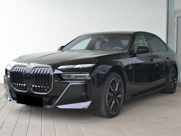 BMW Seria 7 G70 Sedan 3.0 40d 299KM 2025 BMW Seria 7 740d xDrive Sport Sedan 3.0 (299KM) 2025, zdjęcie 3
