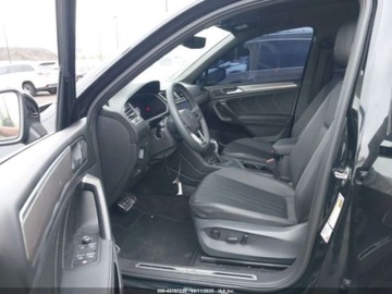 Volkswagen Tiguan II 2023 Volkswagen Tiguan 2.0T SE R-Line Black 2023 2.0 Benzyna 184KM, zdjęcie 10