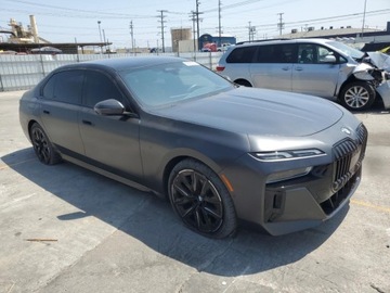 BMW Seria 7 G70 2023 BMW Seria 7 740i 2023 3.0l 3.0 Benzyna 375KM, zdjęcie 4