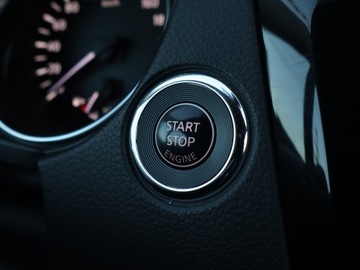 Nissan Qashqai II Crossover 1.6 DIG-T 163KM 2017 Nissan Qashqai 1.6 DIG-T, Salon Polska, zdjęcie 16