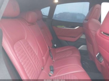 Maserati Levante 2022 Maserati Levante 2022r., 4x4, 3.0L 3.0 Benzyna 424KM, zdjęcie 9