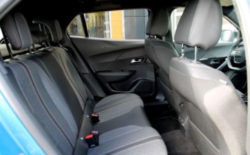 Peugeot 2008 II SUV Facelifting 1.2 PureTech 130KM 2024 Peugeot 2008 PureTech 130 Allure SS EAT8 2024 Polift SalonPLGwarancja od, zdjęcie 29