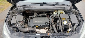 Opel Astra J GTC 1.4 Turbo ECOTEC 140KM 2014 Opel Astra GTC 1,4 turbo benzyna 2014, zdjęcie 7