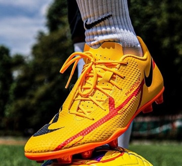 Бутсы Nike Phantom GT2 Club FG для мяча