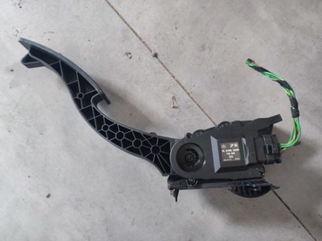 Потенциометр педали акселератора A2463001604 W246 W176 W117 LIFT Mercedes