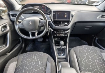 Peugeot 2008 I SUV Facelifting 1.2 PureTech 110KM 2018 Peugeot 2008 1.2 Pure Tech Style SalonPL Od Reki Serwis ASO Gwarancja 1.2, zdjęcie 16