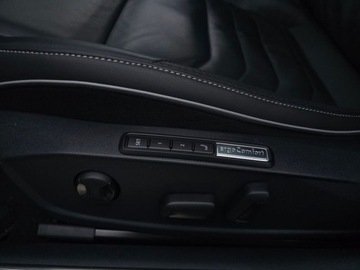 Volkswagen Arteon Fastback Facelifting 2.0 TSI 190KM 2023 Volkswagen Arteon 2.0TSI 190KM R-Line DSG FV23 DCC skory Nappa Hak Pakiety, zdjęcie 28