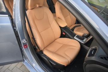 Volvo V40 II Hatchback Facelifting 2.0 D2 120KM 2018 VOLVO V40 INSCRIPTION PANORAMA JASNA SKÓRA AUTOMAT, zdjęcie 26