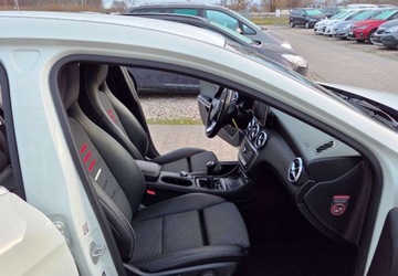 Mercedes Klasa A W176 Hatchback 5d Facelifting 180 122KM 2016 Mercedes-Benz Klasa A 1,6 Ben 122 km AMG 6 -biegow 1.6 Benzyna 122KM, zdjęcie 28