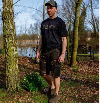 Koszulka Wędkarska T-Shirt Fox Black Camo Logo r. XL