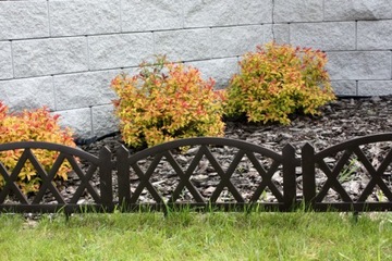 САДОВЫЙ ЗАБОР ИЗ ЖИДКОГО ПЛАСТИКА, толщина 2,3 м.