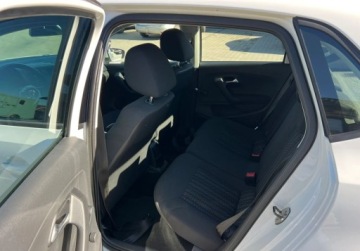 Volkswagen Polo V Hatchback 3d Facelifting 1.0 60KM 2016 Volkswagen Polo 1.0 Benzyna Klimatyzacja Radio Benzyna 60KM, zdjęcie 6