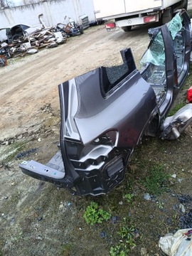 Mercedes 247 glb tył błotnik prawy ćwiartka