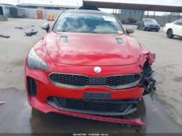Kia Stinger Liftback 3.3 T-GDi 366KM 2018 Kia Stinger 2018 r. 3,3 L GT2 AWD 3.3 Benzyna 365KM, zdjęcie 1