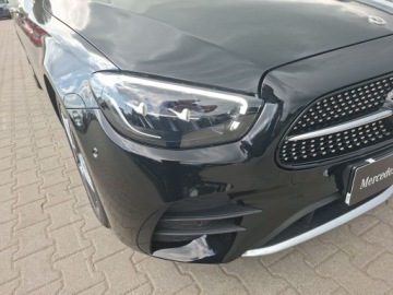 Mercedes Klasa E W213 Limuzyna Facelifting 2.0 220d 200KM 2023 Mercedes-Benz E 220 AMG Line/Ambient/9G-TRONIC/Adv, zdjęcie 9