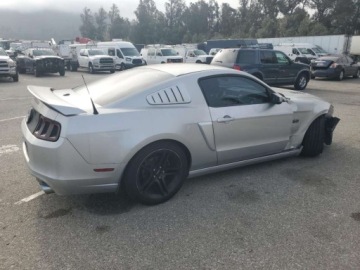 Ford Mustang V 2013 Ford Mustang GT 2013 5.0L 5.0 Benzyna 420KM, zdjęcie 3