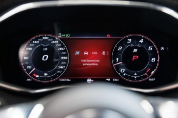 Jaguar F-Pace SVR Facelifting 5.0P V8 550KM 2022 Jaguar F-PACE SVR 5.0 V8 Supercharged 550 KM. FV23, zdjęcie 39