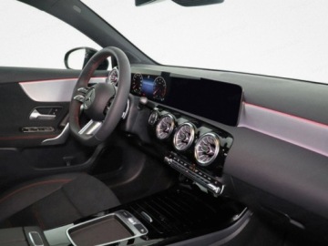 Mercedes Klasa A W177/V177 Hatchback Facelifting 1.3 200 163KM 2025 MERCEDES-BENZ A Klasa 200 AMG Line 1.3 (163KM) 2025, zdjęcie 10