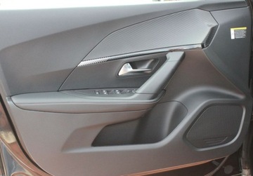 Peugeot 2008 II SUV Facelifting 1.2 PureTech 130KM 2024 Peugeot 2008 Allure Opcje EAT8 2024 Od RiA 1.2 Benzyna 130KM, zdjęcie 18